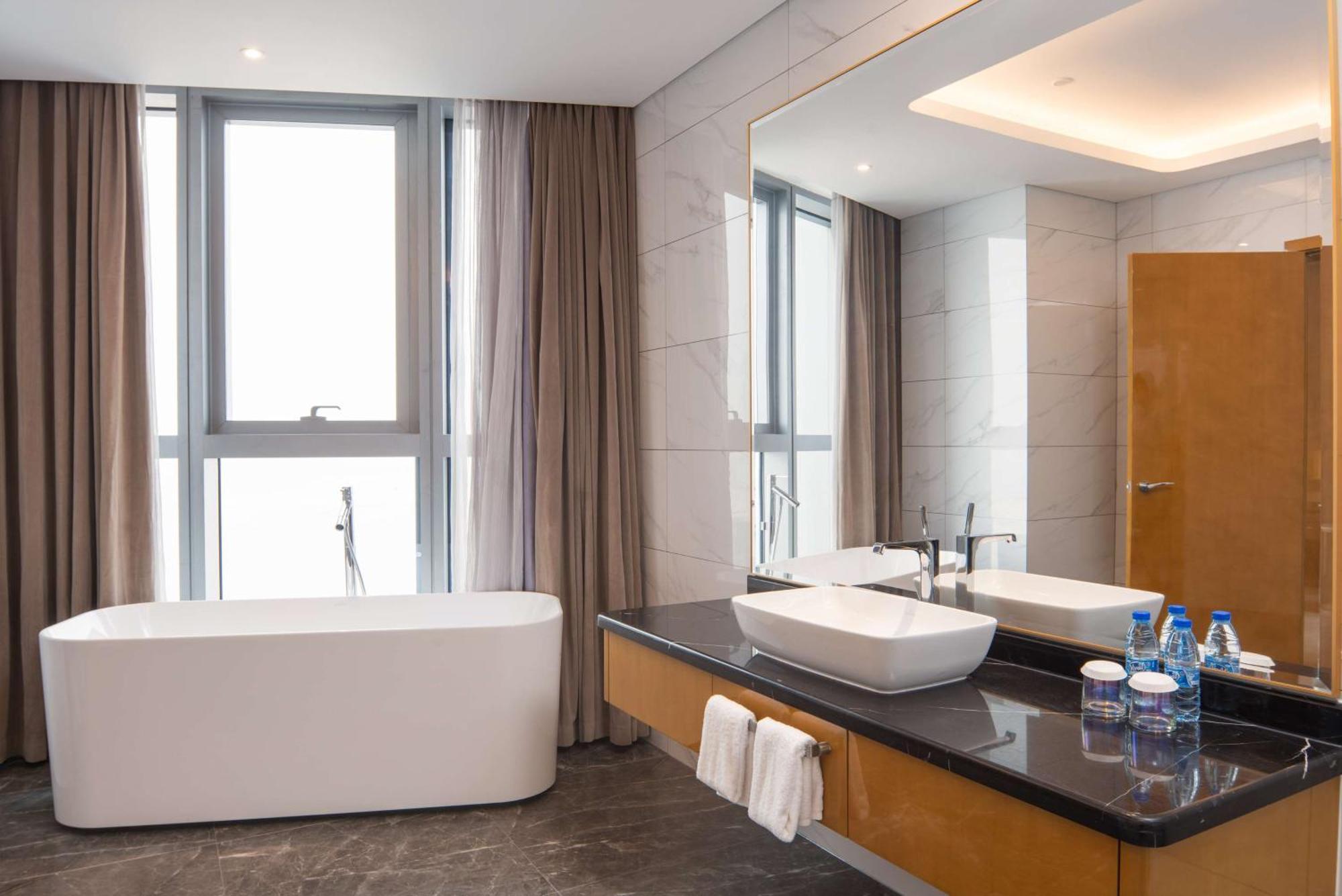 Hilton Brazzaville Les Tours Jumelles Hotel & Residences Εξωτερικό φωτογραφία