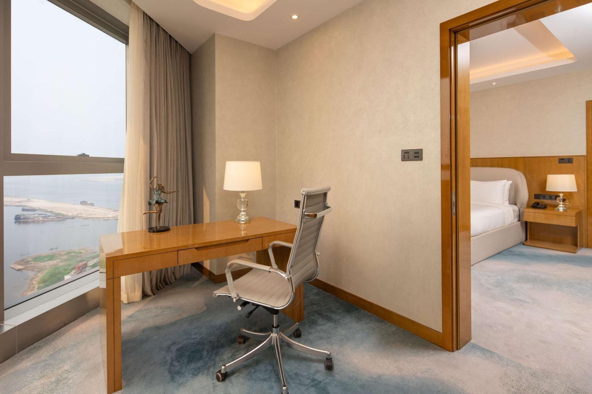 Hilton Brazzaville Les Tours Jumelles Hotel & Residences Εξωτερικό φωτογραφία